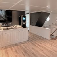 Schiff Magnifique