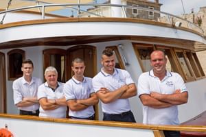 Crew, MS AMORE