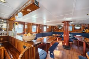 Salon, Flying Dutchman