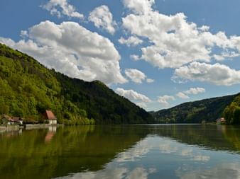 Rad und Schiff Donau