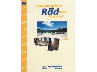 Titelseite des Radreisenkatalogs 1999 mit Strand und Liegestühlen sowie kleineren Fotos. Titel lautet 'Erlebnisreisen mit Rad und Kanu Liegerud'.