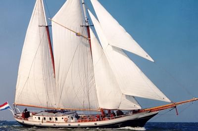 Sailing boat