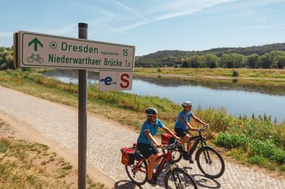 Elberadweg Schild
