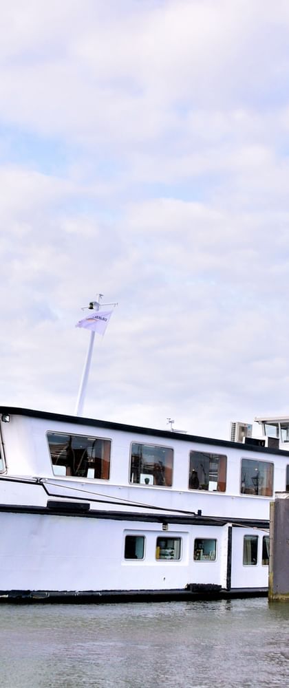 Ship DE Willemstad