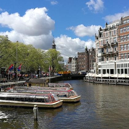 Radreise Fahrradtour Urlaub Europa Niederlande Holland Amsterdam Kanal Gracht Brücke