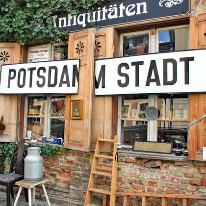 Antiquitaeten-Laden