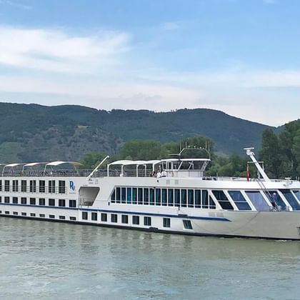 Rad und Schiff Donau SE Manon
