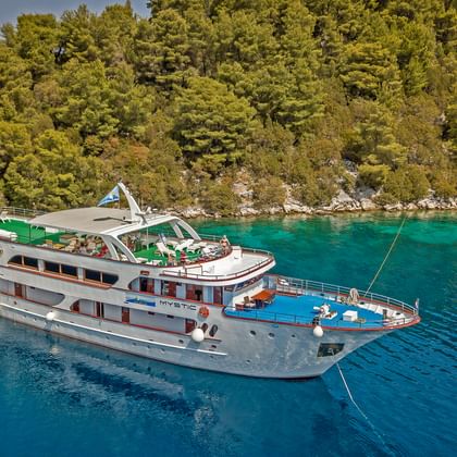 Schiff MS Mystic