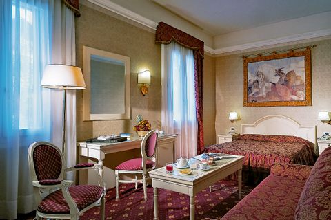 Room Hotel Terme Roma