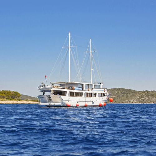 Segelschiff MS Azimut
