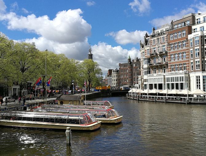 Radreise Fahrradtour Urlaub Europa Niederlande Holland Amsterdam Kanal Gracht Brücke