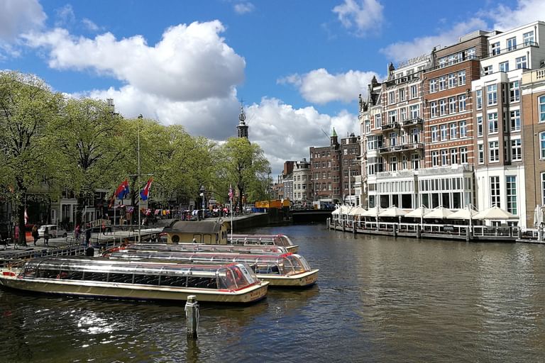 Radreise Fahrradtour Urlaub Europa Niederlande Holland Amsterdam Kanal Gracht Brücke