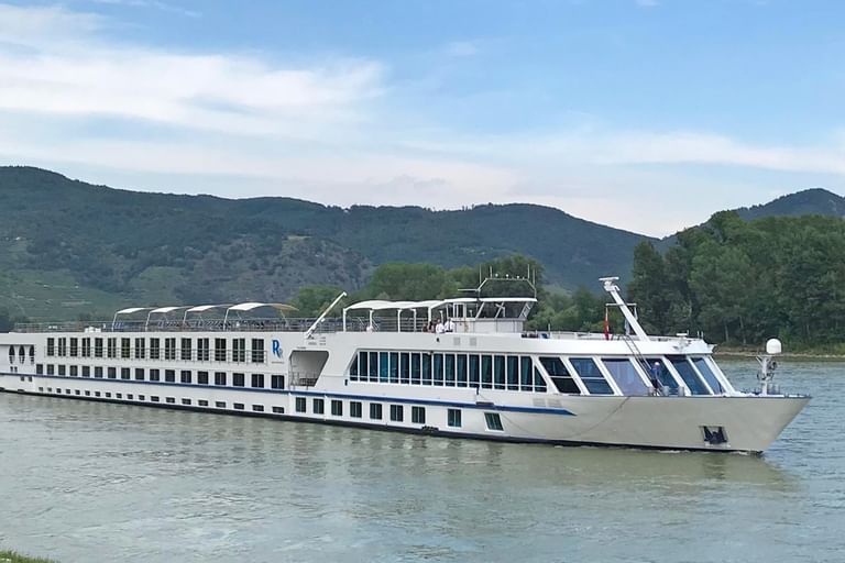 Rad und Schiff Donau SE Manon